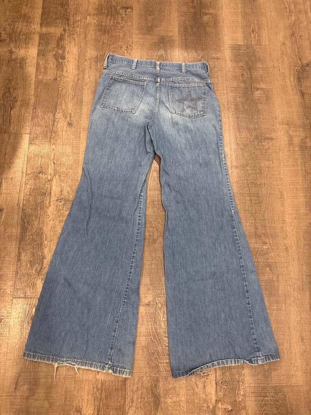 Wrangler Vintage High-Rise Flare Leg Jeans with Back Pocket Star Embroidery